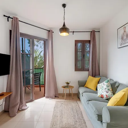 Feel The Sun In Tenerife Apartment *