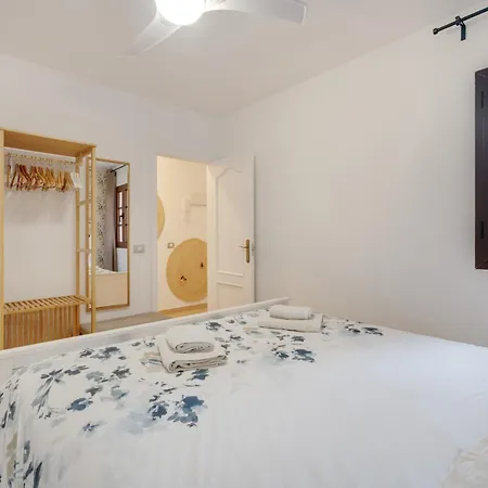 Feel The Sun In Tenerife Apartment *